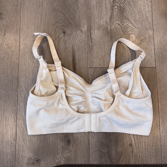 Nursing Bra size Medium - Picture 2 of 3